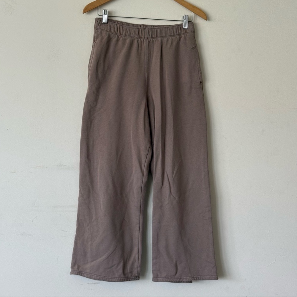 Hollister Tan Brown Ultra High Rise Wide-Leg Lounge Sweatpants - Medium Short